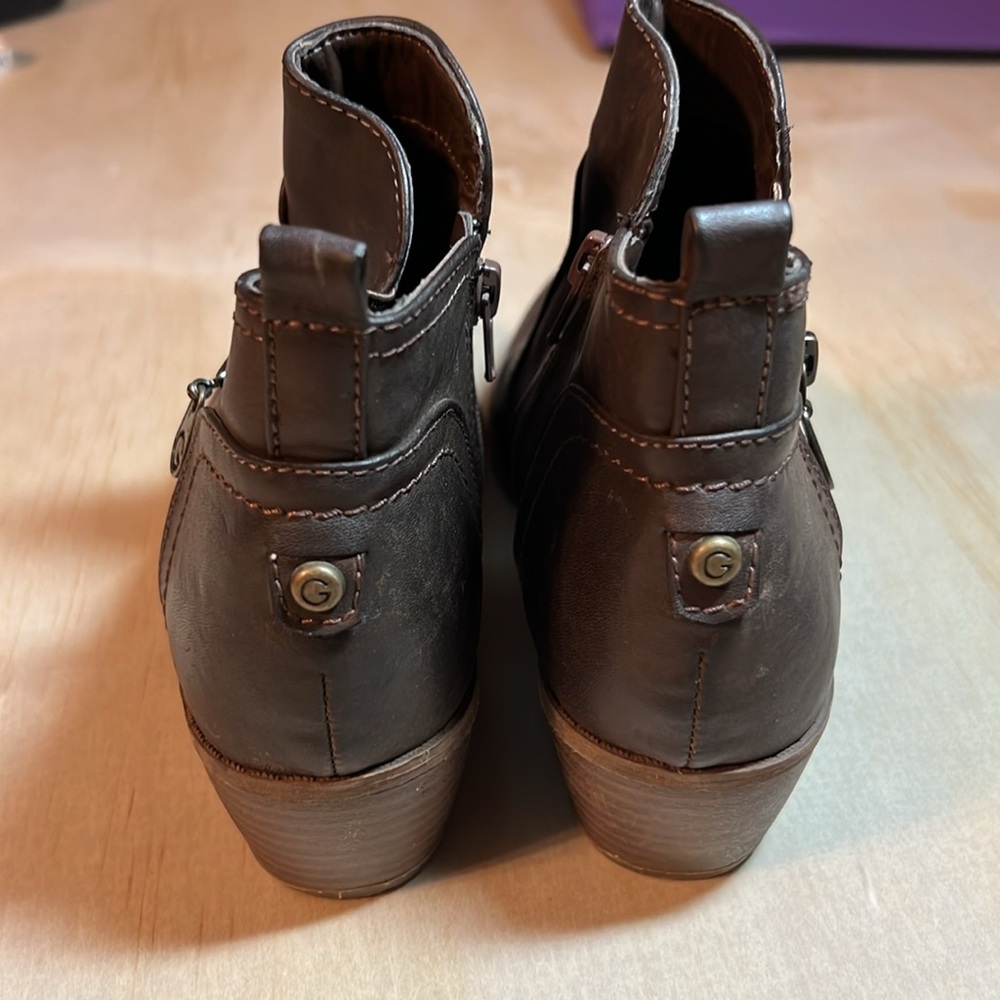 Guess Brown Ankle Boots Sz 7.5 - Picture 2 of 5